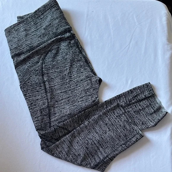 Lululemon - Fast and Free High Rise Crop - 19” inseam - 8 - like new - Picture 4 of 4